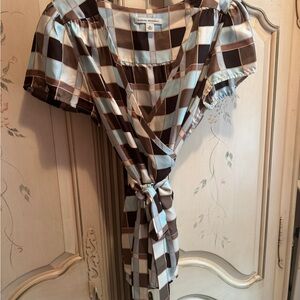 Chic Checkered Tie-Back Blouse